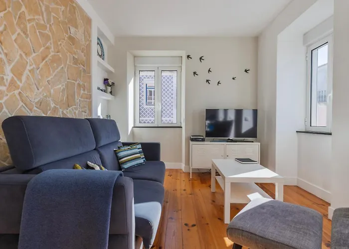 Comfort & Bright Apartment By Lovelystay